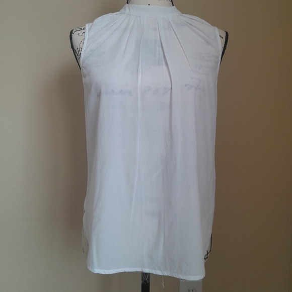 Manguun Collection white sleeveless top lightweight mock neck womens XS - Picture 1 of 9